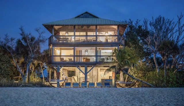 Flip Flops Beachfront House: Sand Bar, Panoramic Gulf Views & Majestic Sunsets
