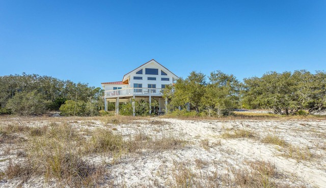 Forgotten Coast Favorite | Beachfront, Family-Ready