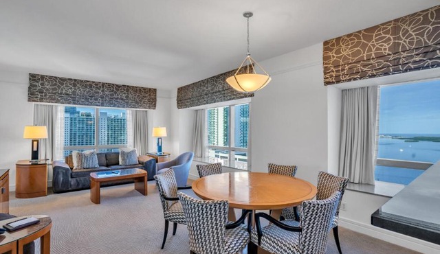 Four Seasons Miami Two Bedroom - 2Bath Ocean view Suite - Amazing views