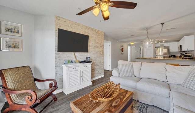Free Amenities, Gulf-view! Private Beach! Pool! Ciboney 3007