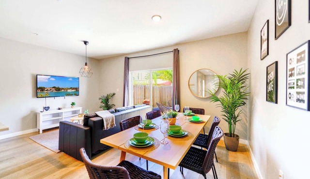 Free Parking | Prime Location Townhouse