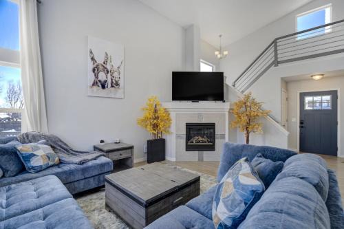Fresh & Modern | Game Room + Yard