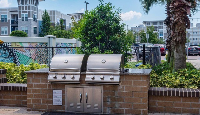 FRONTDESK NoHo Flats at North Hyde Park Apts Tampa