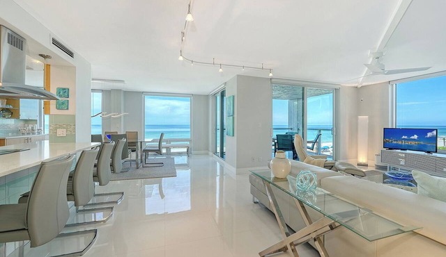 Full Gulf Front Gorgeous Condo . Directly on the Gulf