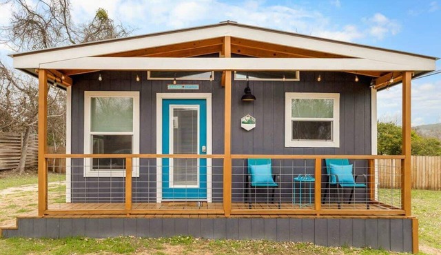 Funky Guadalupe Cabin | Deck + Fire Pit | Kayak