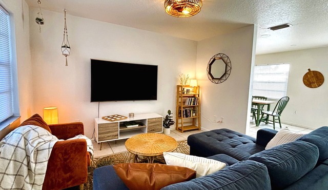 Furnished 2BR/2BA Home w/Fenced Yard Near L3Harris, Hospital, & Beach