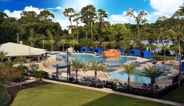 Gateway to Disney Magic: 2 Family Units with Pool Access!Shuttle to Disney-World