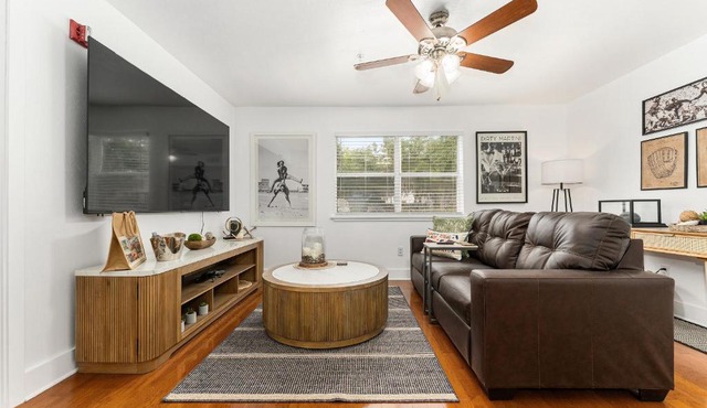 Gator Suites - Near UF, Shands & VA!