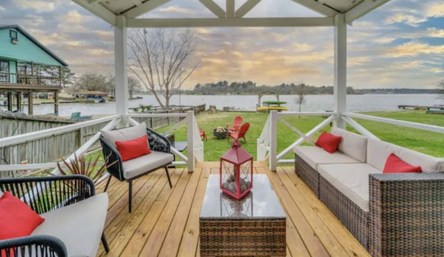 Glamping Waterfront Tiny Cottage- FREE Kayak/SUP in Willis