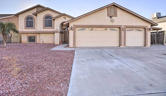 Glendale Escape w/ Pool ~ 1 Mi to Westgate!