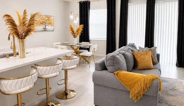 Golden River 3 Bed 2.5 Bath | Riverview Townhouse in Riverview