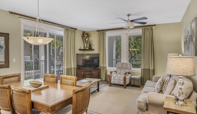 Grand Comfort: 2 BR w/Golf Cart & Bay Views at Sandestin Golf and Beach Resort!