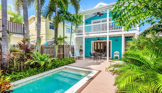 Ground-level getaway with free WiFi, private deck, & shared outdoor pool