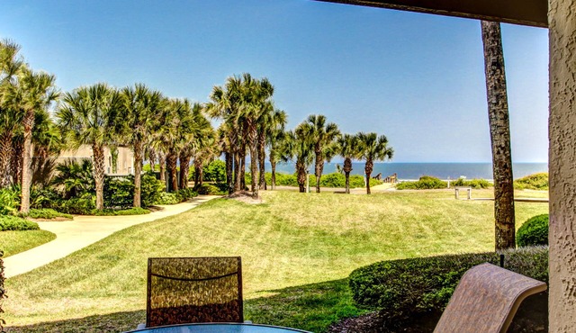 Ground-level home with pool - short walk over dunes to beach