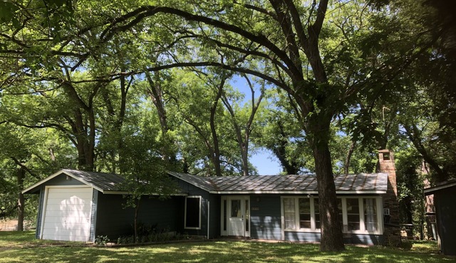Guadalupe River Road Retreat Southwestern Cabin