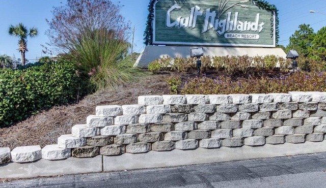 Gulf Breeze- 11 pools - mini-golf, beach access w/Club house & pool