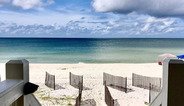 Gulf front home on North Cape, outdoor kitchen, elevator @ lots of beach gear