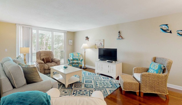 Gulf front steps to the beach snowbird and family friendly pool AC and WIFI