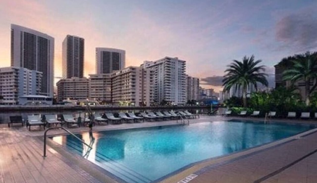 Hallandale Beach Access Condo Resort Amenities
