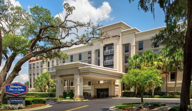 Hampton Inn & Suites at Lake Mary Colonial Townpark