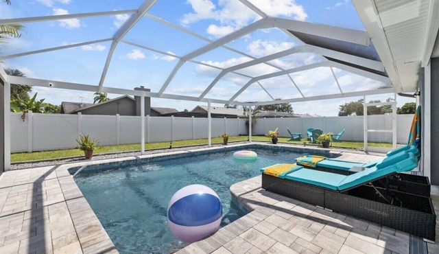 Heated Pool Oasis | Screened Lanai + TV | Fire Pit