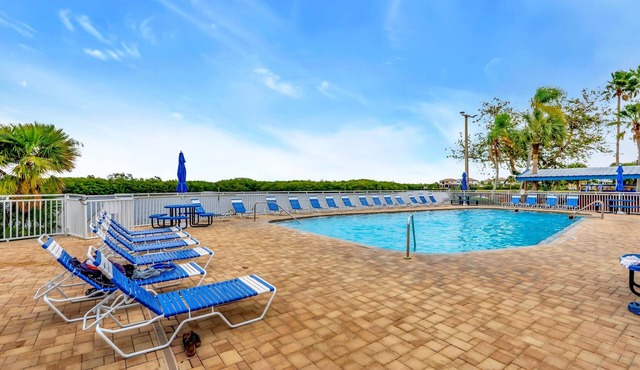 Heated Pool Waterfront, Resort Condo w/Hot Tub!