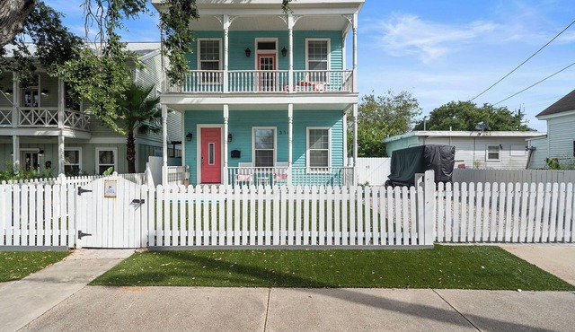 Heated Poolside Oasis, near Pleasure Pier - Golf cart included!