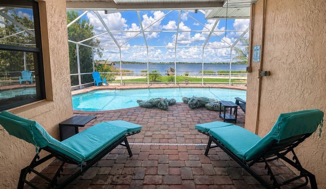 Heated Private Pool + Sunrise- 30 Min to Disney & LEGOLAND
