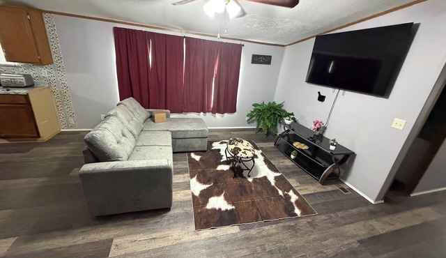 Hidden Creek Hideaway, East Texas escape comfortably sleeps 15 guests!