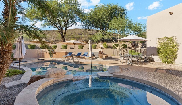 Hidden Oasis Intimate 3 BR Home/Private Pool/Jacuzzi/Fire Pit/Glendale