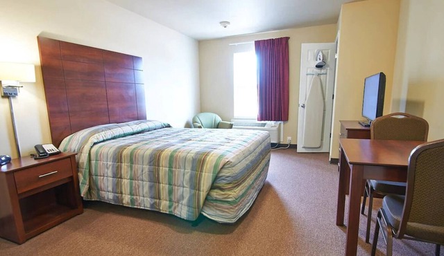 Hiking at Malek BuckHorn Creek Ranch! Two Suites w/ Free Self Parking!