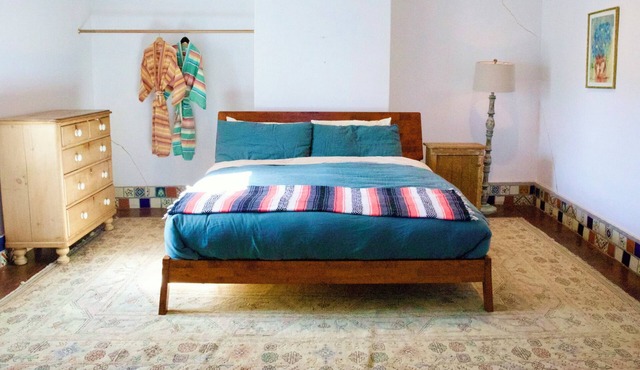 Historic Watermelon Adobe - King Bed - Walkable