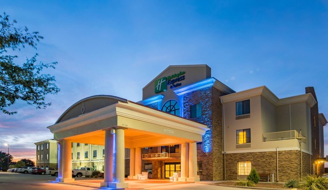 Holiday Inn Express Hotel & Suites Clovis by IHG