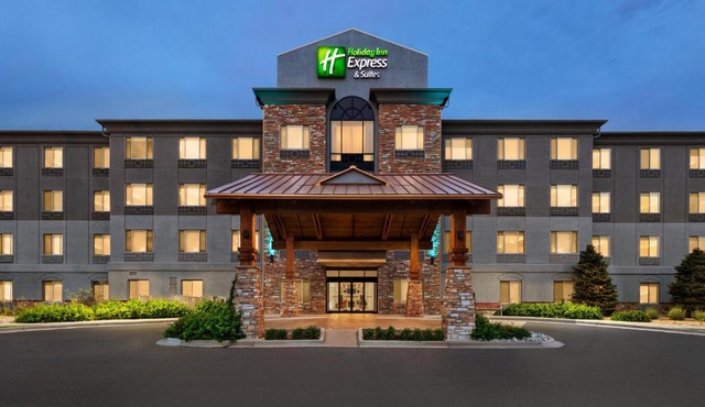 Holiday Inn Express & Suites Denver Airport by IHG