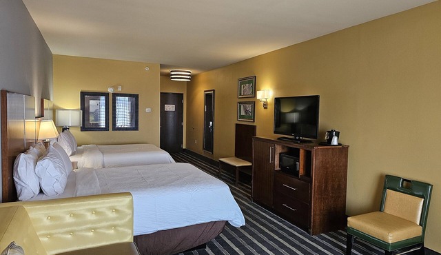 Holiday Inn Express & Suites Perry-National Fairground Area, an IHG Hotel
