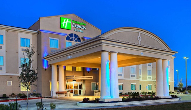 Holiday Inn Express & Suites Cotulla by IHG