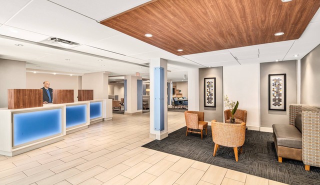 Holiday Inn Express Ft. Lauderdale Cruise-Airport by IHG