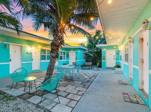 Hollywood Broadwalk Holiday Retreat Dania Beach
