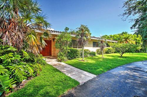Home w/Pool in Upscale Pinecrest Village