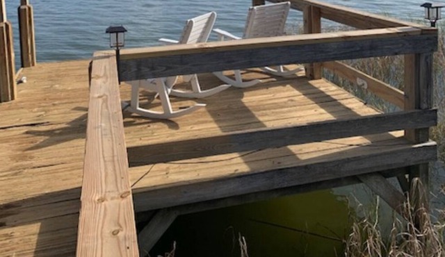 Hook, Wine and Sinker Lakefront Home On Lake Dora-Bring Your Boat