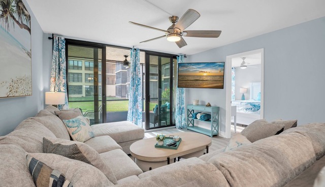 Indian Shores -2 Bedrooms,Lanai Waterway View, walk to beach, pool hot tub, dock