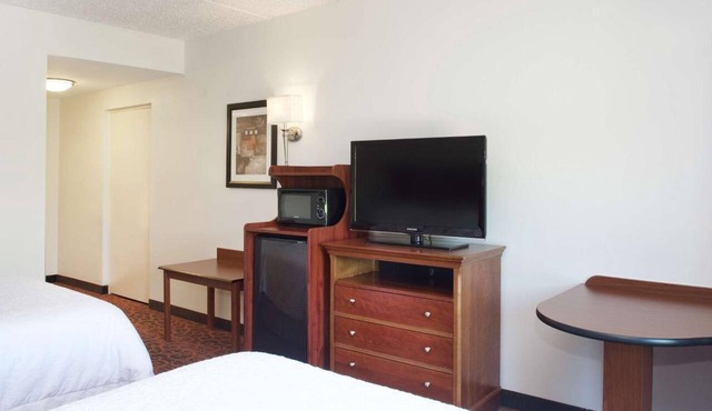 Inviting Space Great for Relaxation Near Southpointe Town Center - 5.7 miles in Washington