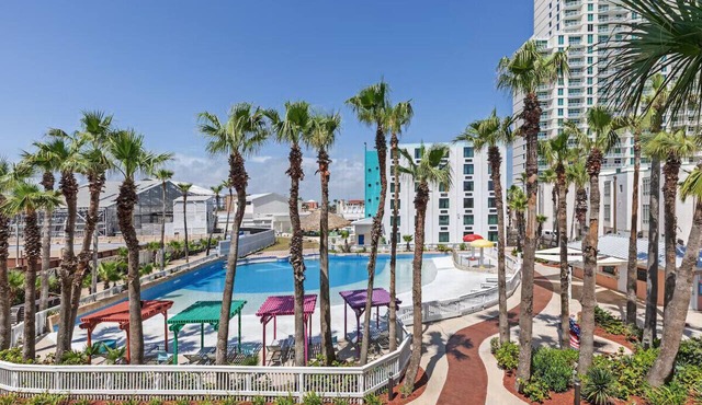 Island Oasis King Suite-Pool, Gym & Beach