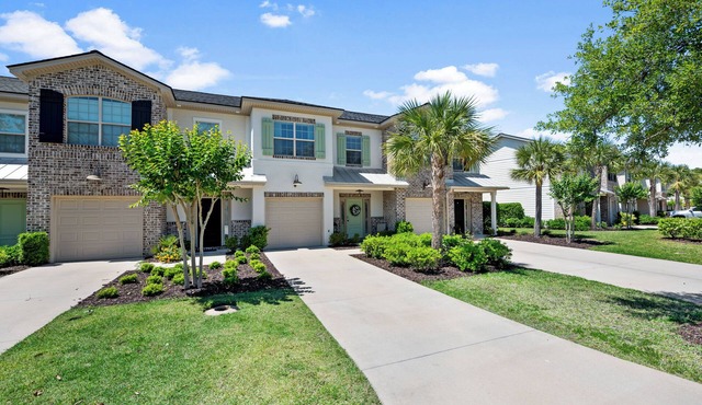 Isles Getaway, Lake front escape with screened in porch