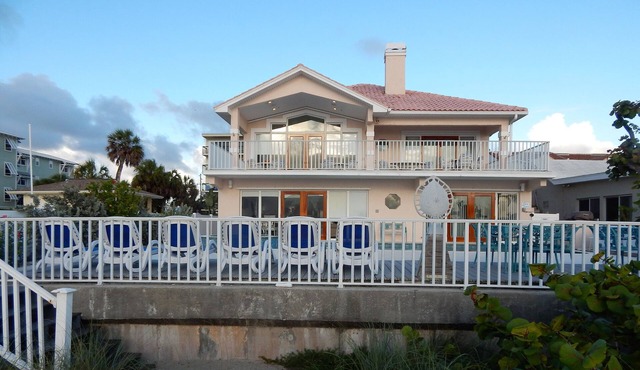JUNE WEEK OPEN ~ Halls Gulf Haven - DIRECT Beachfront Home w/Private Pool