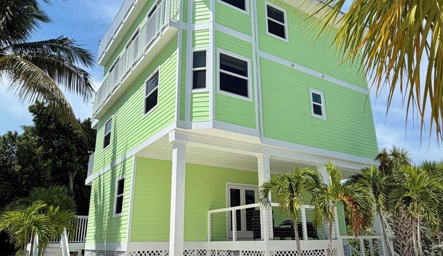 KEY LIME TIME, Gulf view, newly renovated 5 bedroom/5 bath house with pool.