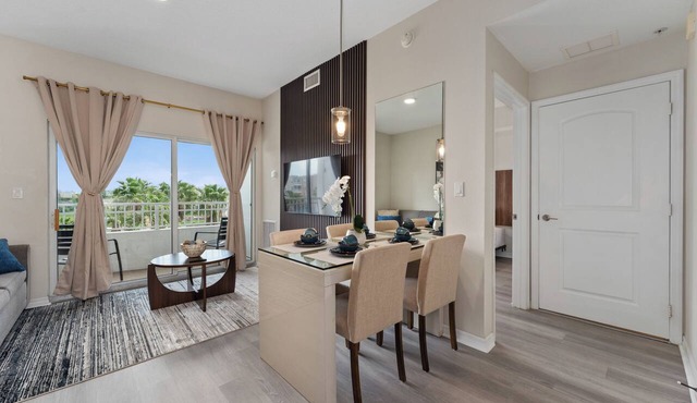 King Bed Suite, Kitchen, Near Theme Parks