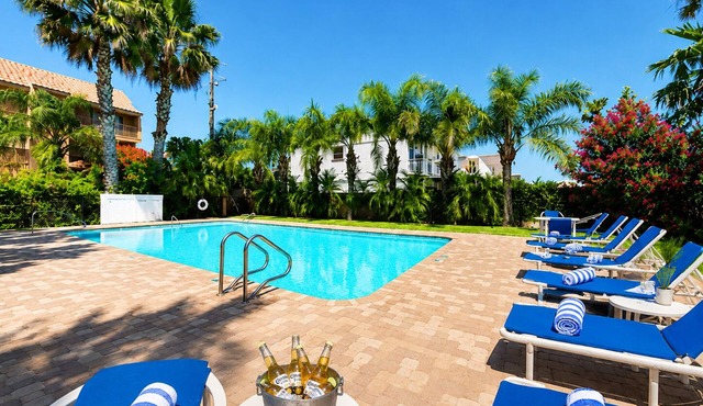 La Solana 115 Bayfront Retreat is waterfront