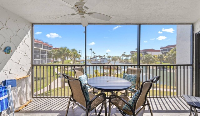 Lagoon & Gulf Views, Steps to the Beach, Beautifully Updated Condo