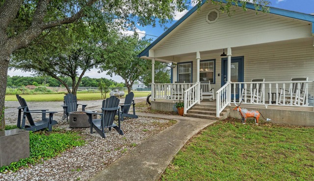 Lake Whitney Farmhouse with Boat Parking and Room to Relax
